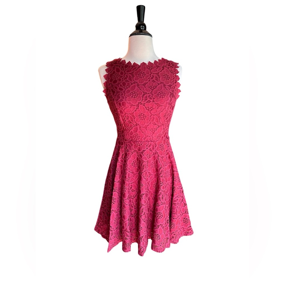 NWT City Studio Lace Sleeveless Dress in Burgundy “Cabernet” Size 0